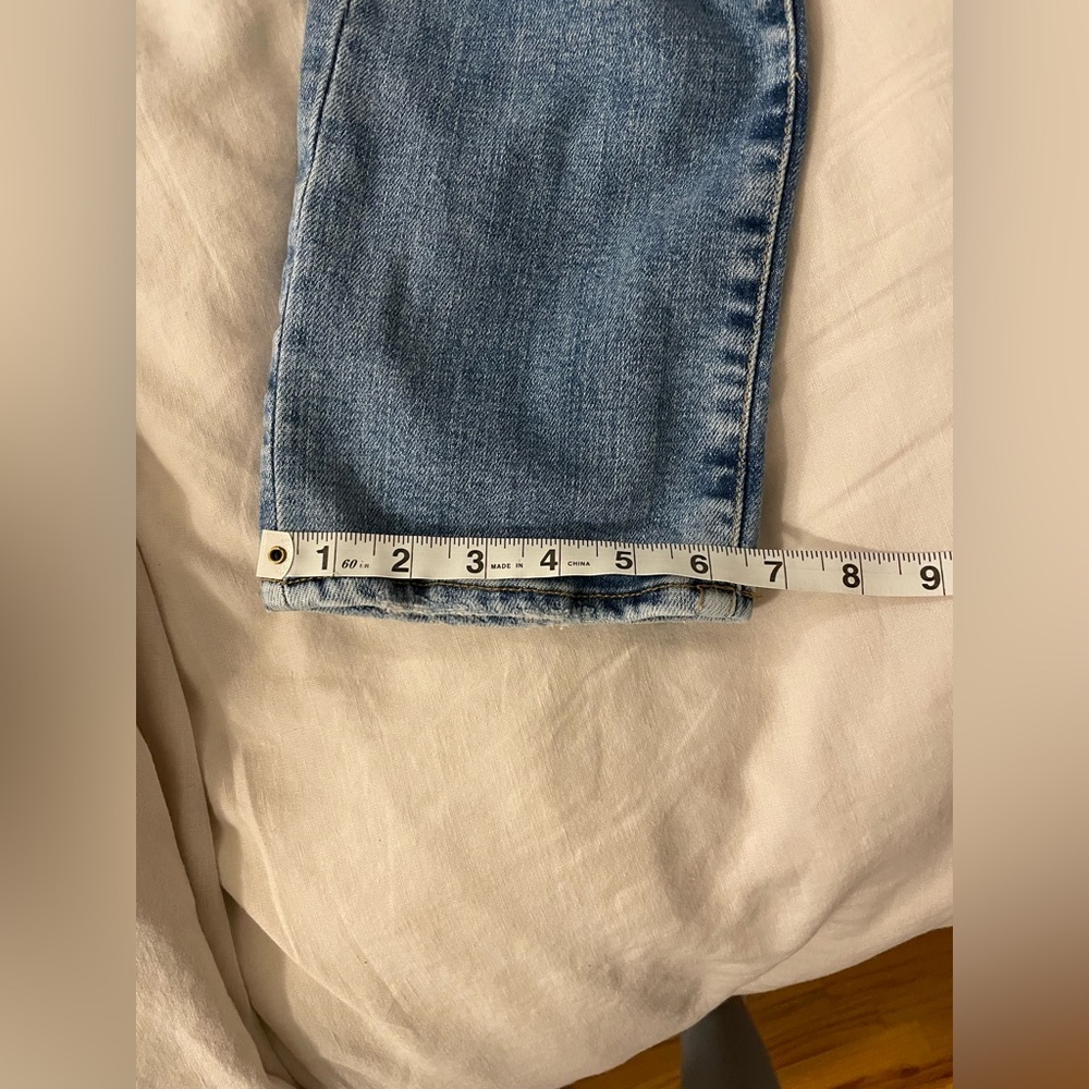 Good American - Good Legs Straight Jeans - Picture 8 of 9
